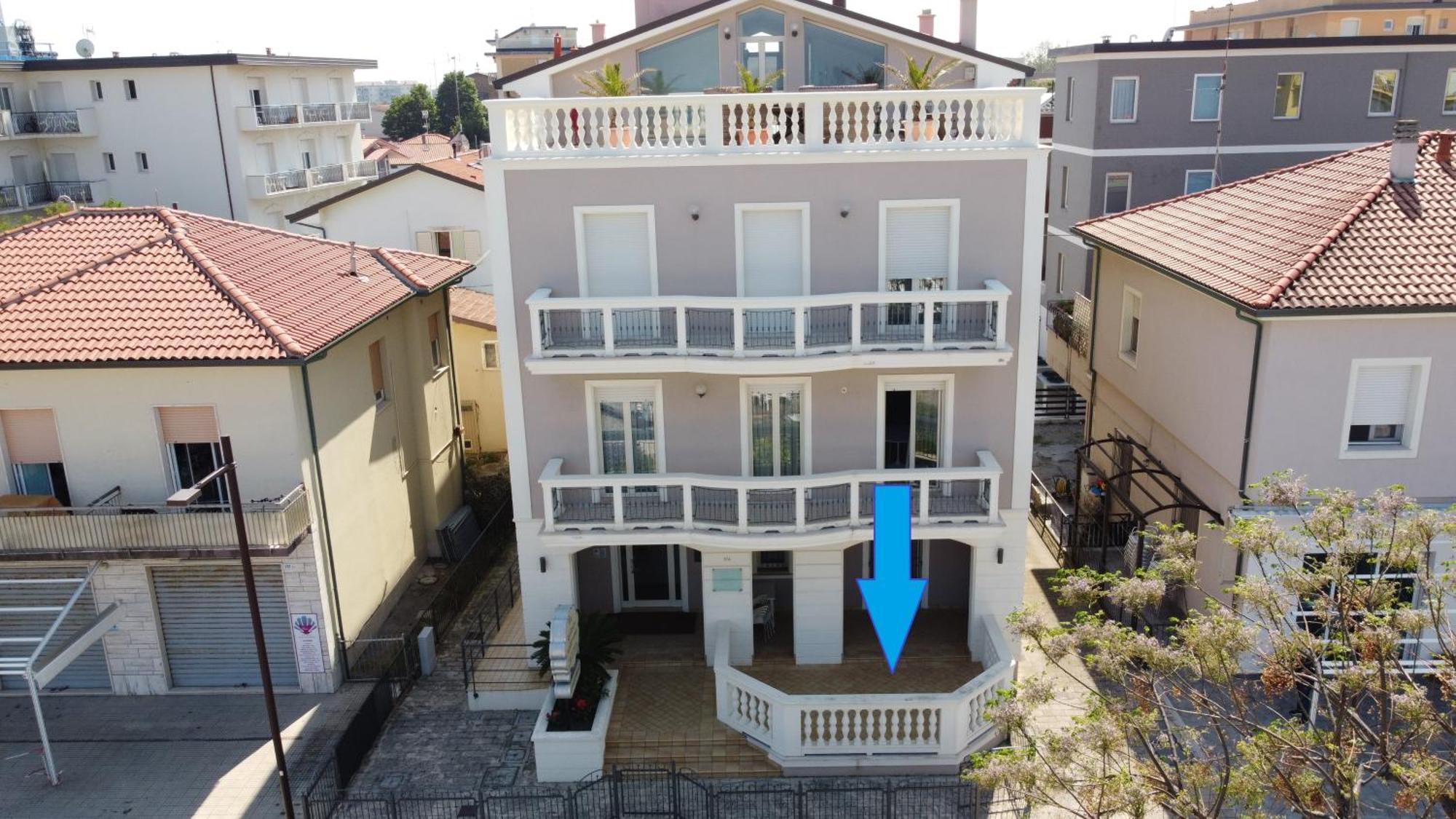 Residenza Mediterranea Apartments Римини Екстериор снимка